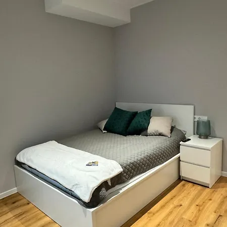 Apartment Neuwertiges In Zentraler Lage Bietigheim-Bissingen