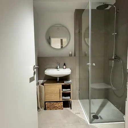 Apartment Neuwertiges In Zentraler Lage *