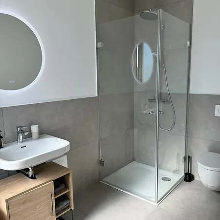 Apartment Neuwertiges In Zentraler Lage